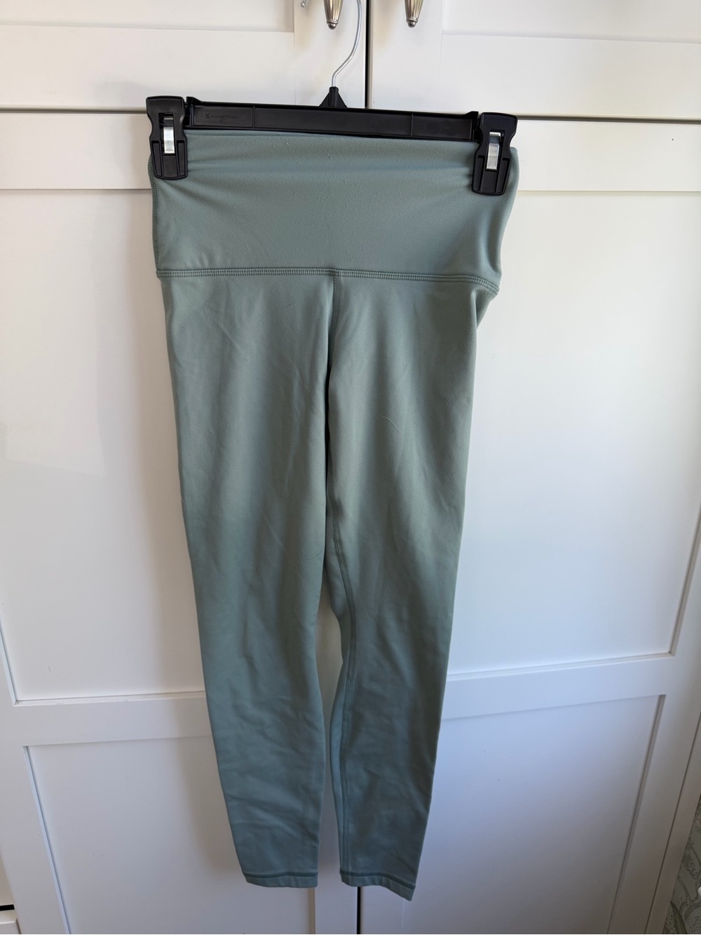 Yogalicious High-Waist Leggings in Sage Green